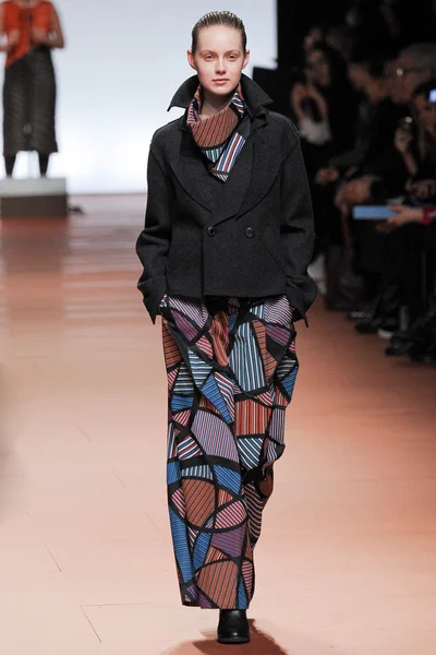 Look 15